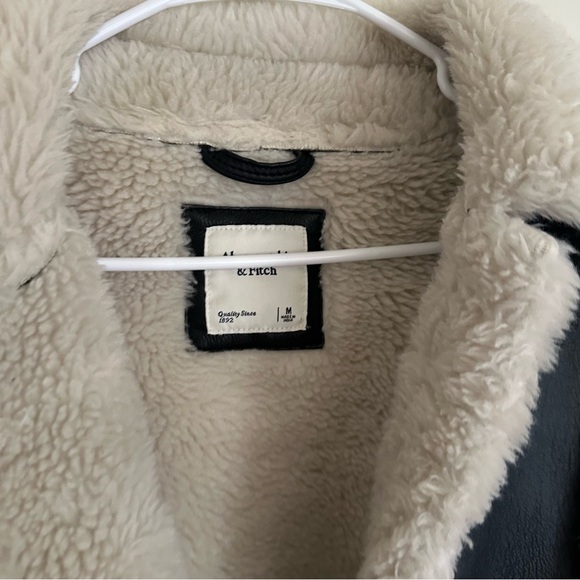 Abercrombie & Fitch Faux Leather and Fur Shearling Jacket Size Medium - Picture 3 of 12